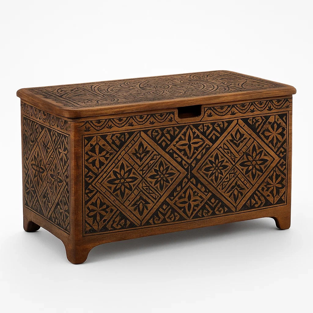Cassapanca in Legno Intagliato Marrone con Decorazioni