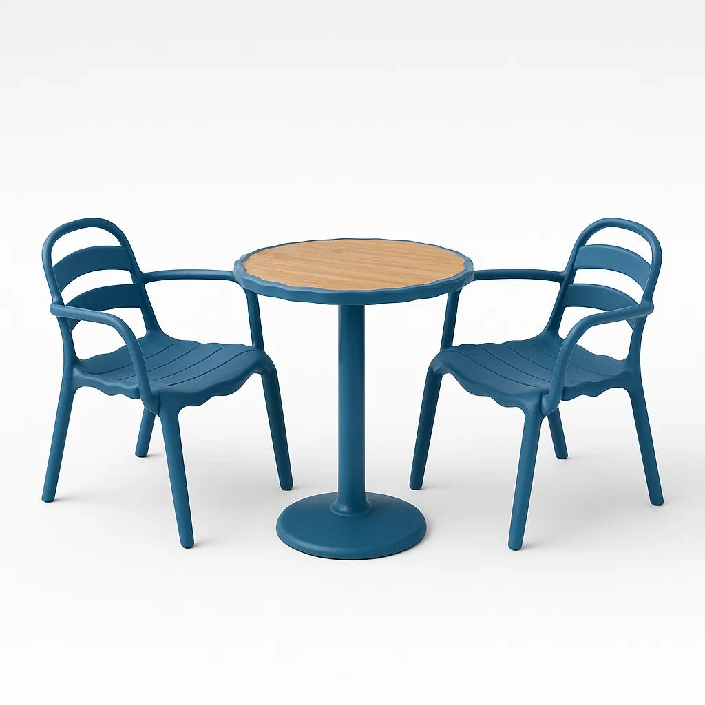 Set Tavolo e Sedie in Plastica Blu con Piano in Legno