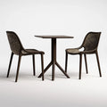 Set di tavolo e sedie in legno con design geometrico